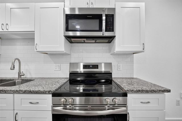 8637 Peachtree Street B, Houston, TX 77016