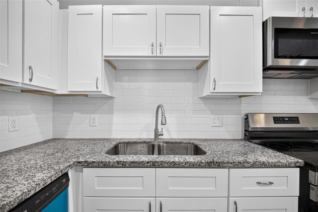 8637 Peachtree Street B, Houston, TX 77016