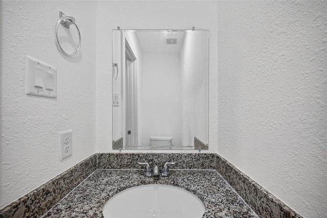 8637 Peachtree Street B, Houston, TX 77016