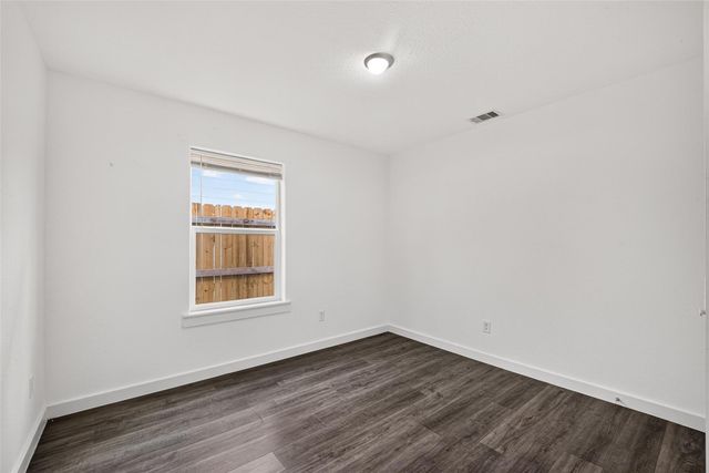 8637 Peachtree Street B, Houston, TX 77016