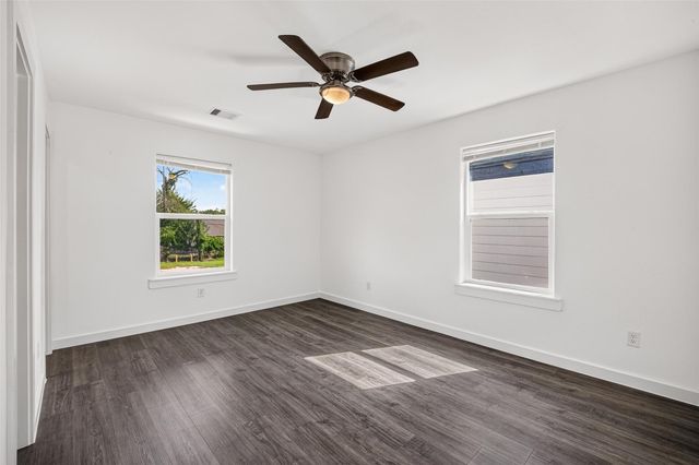 8637 Peachtree Street B, Houston, TX 77016