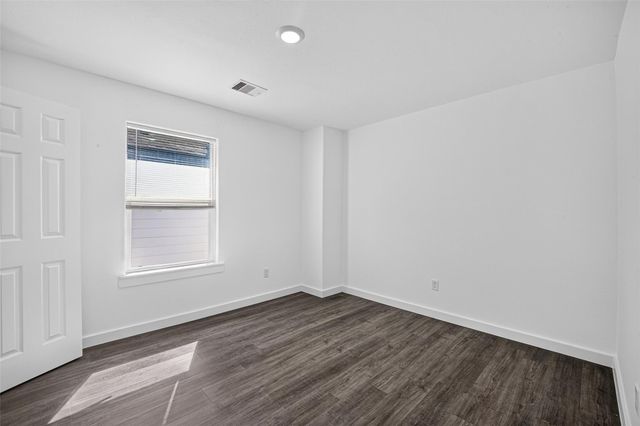 8637 Peachtree Street B, Houston, TX 77016