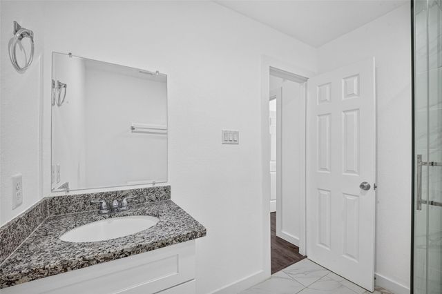 8637 Peachtree Street B, Houston, TX 77016
