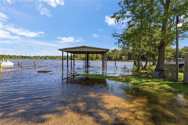 337 Riverbend Drive, Mobile, AL 36605
