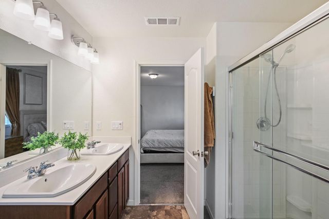 767 Day Break Way, Ceres, CA 95307