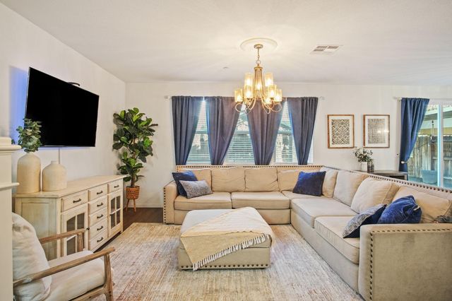 767 Day Break Way, Ceres, CA 95307