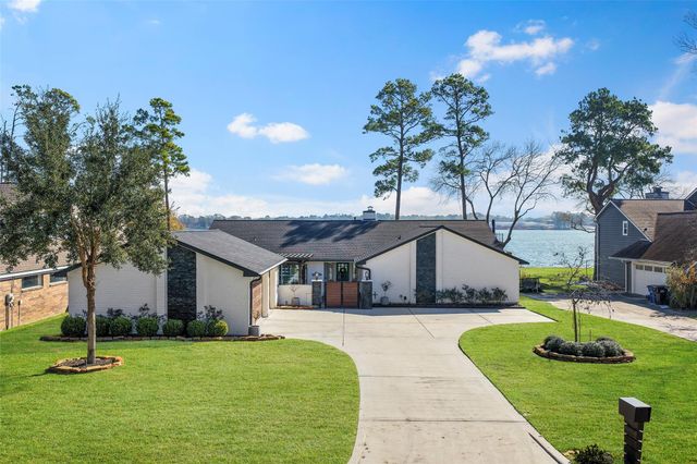 12176 Sagittarius Drive E, Willis, TX 77318