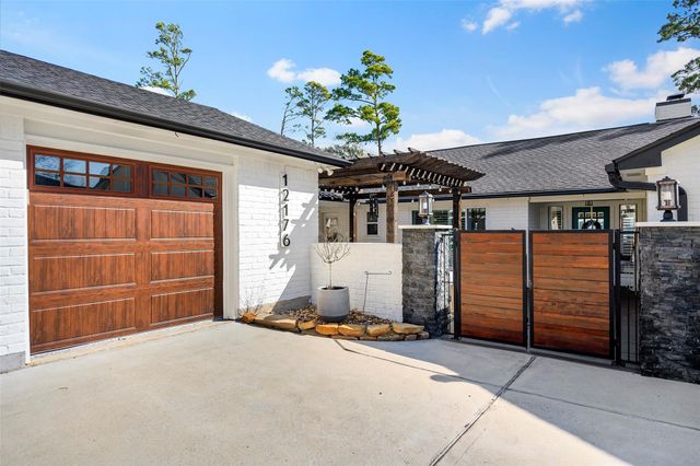 12176 Sagittarius Drive E, Willis, TX 77318