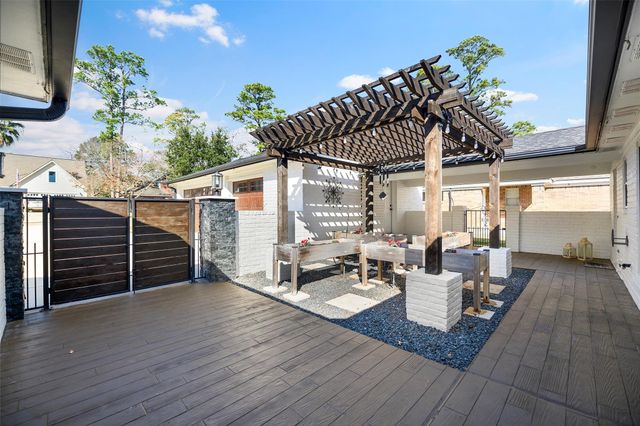 12176 Sagittarius Drive E, Willis, TX 77318