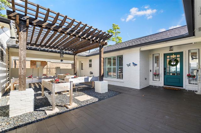 12176 Sagittarius Drive E, Willis, TX 77318