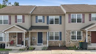 22 E NINTH ST, Waynesboro, PA 17268