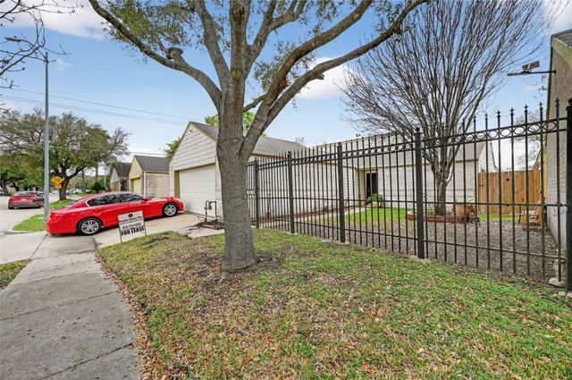 11230 Bandlon Drive, Houston, TX 77072