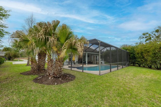 225 Moses Creek Blvd, St Augustine, FL 32086