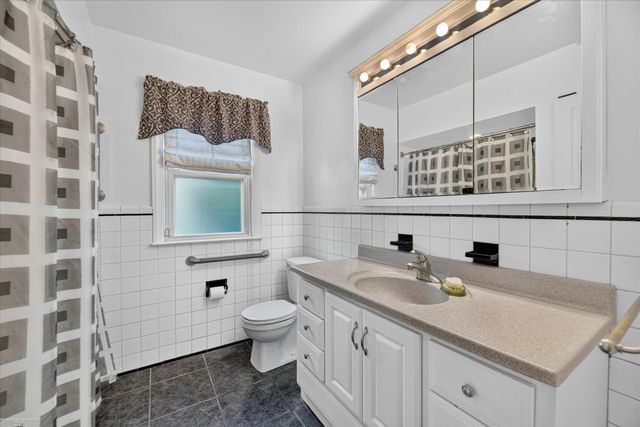 1114 Burlington Drive, Mount Clemens, MI 48043