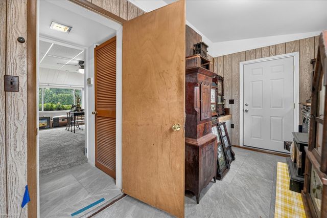1114 Burlington Drive, Mount Clemens, MI 48043