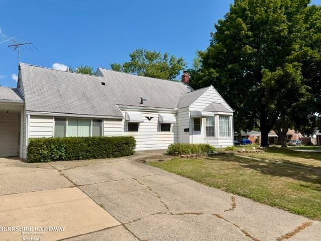 1114 Burlington Drive, Mount Clemens, MI 48043