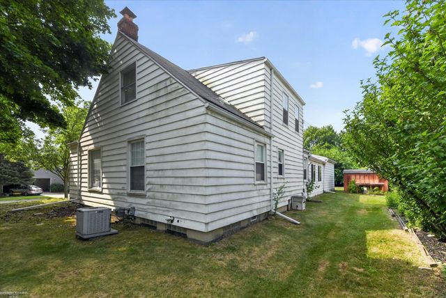1114 Burlington Drive, Mount Clemens, MI 48043