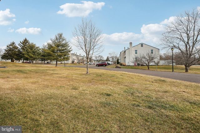 2402 WALNUT RIDGE EST, Pottstown, PA 19464