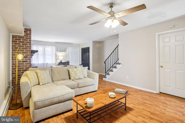 2402 WALNUT RIDGE EST, Pottstown, PA 19464