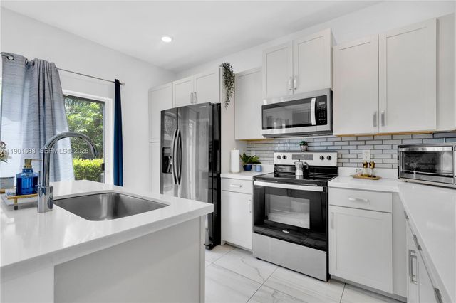 856 SE 16th Court, Homestead, FL 33034