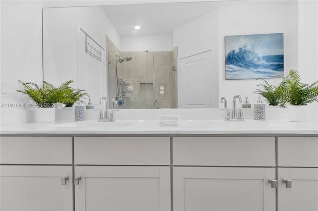 856 SE 16th Court, Homestead, FL 33034