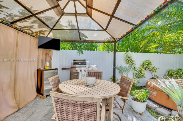 856 SE 16th Court, Homestead, FL 33034