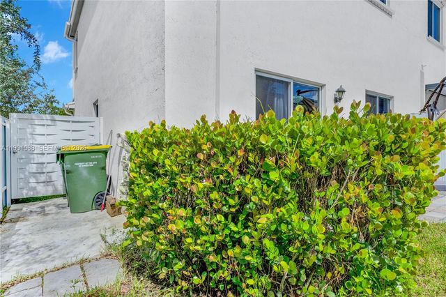 856 SE 16th Court, Homestead, FL 33034