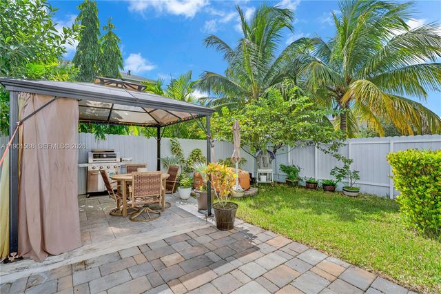 856 SE 16th Court, Homestead, FL 33034