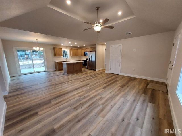 1421 W Todd Lane, Jasper, IN 47546