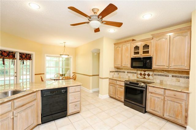 206 Enclave Lane, Newnan, GA 30263