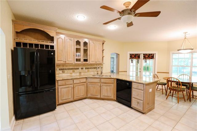 206 Enclave Lane, Newnan, GA 30263