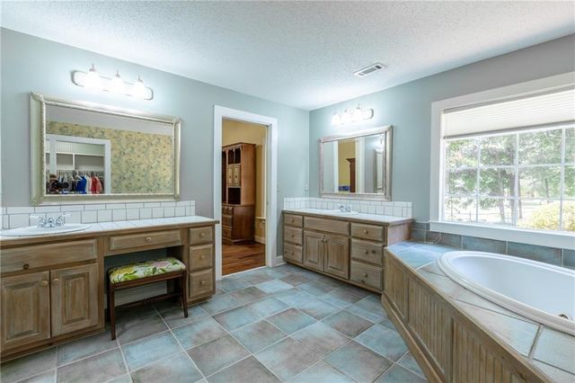 206 Enclave Lane, Newnan, GA 30263