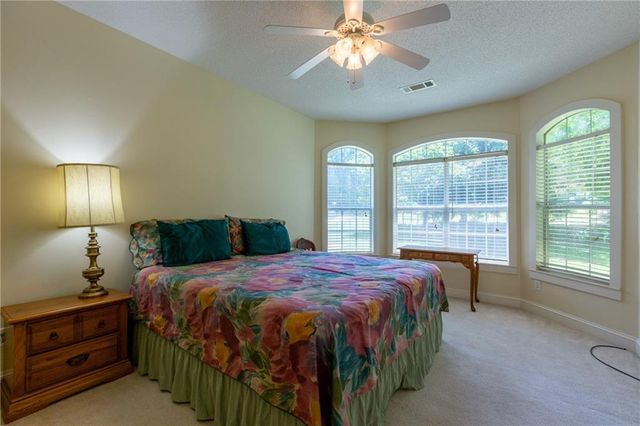 206 Enclave Lane, Newnan, GA 30263