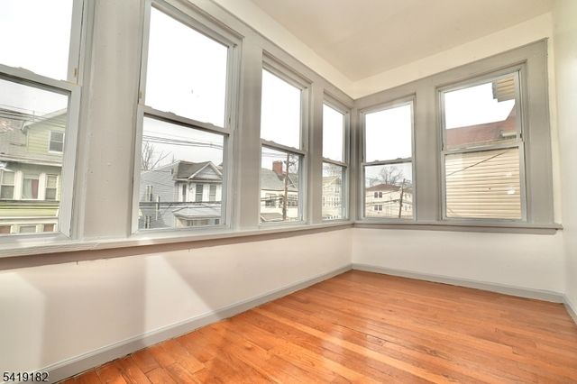 76 Aldine St, Newark City, NJ 07112