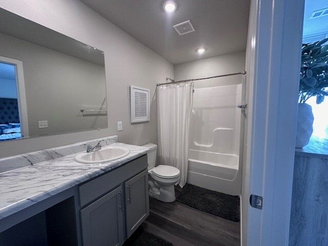 2801 S Ouachita Drive, Fayetteville, AR 72701