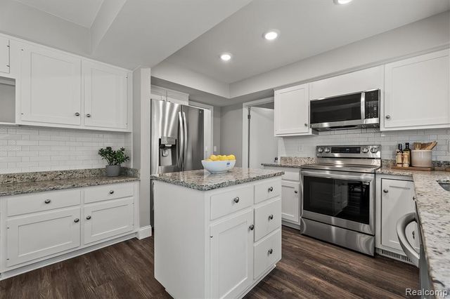 2006 Waldons, West Bloomfield, MI 48322