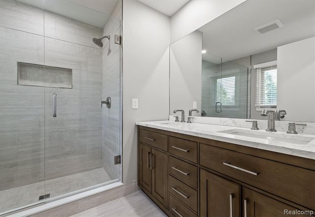 2006 Waldons, West Bloomfield, MI 48322