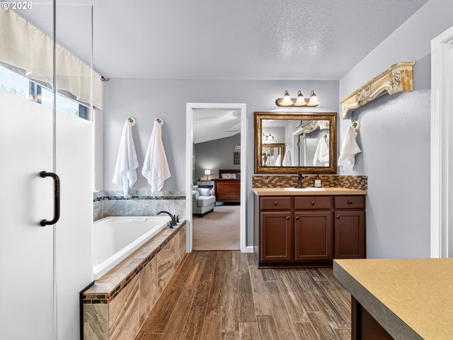 5693 Sw SEQUOIA Dr, Tualatin, OR 97062