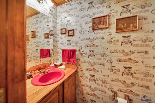 8205 RED DEER DR, Rapid City, SD 57702