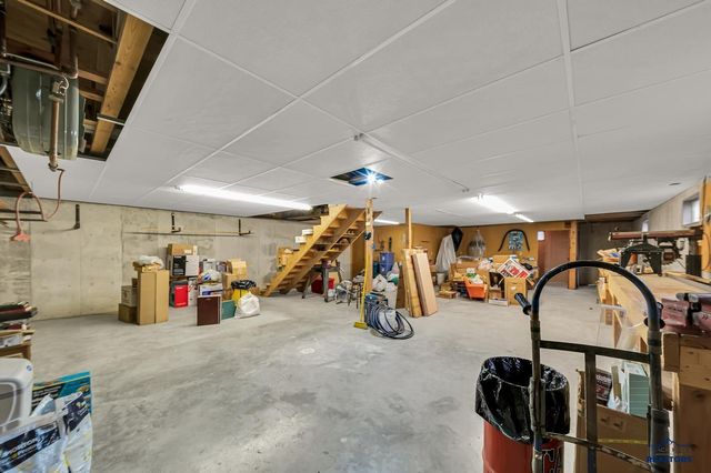8205 RED DEER DR, Rapid City, SD 57702