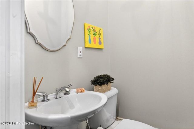 1318 Eastern Pkwy 2, Louisville, KY 40204