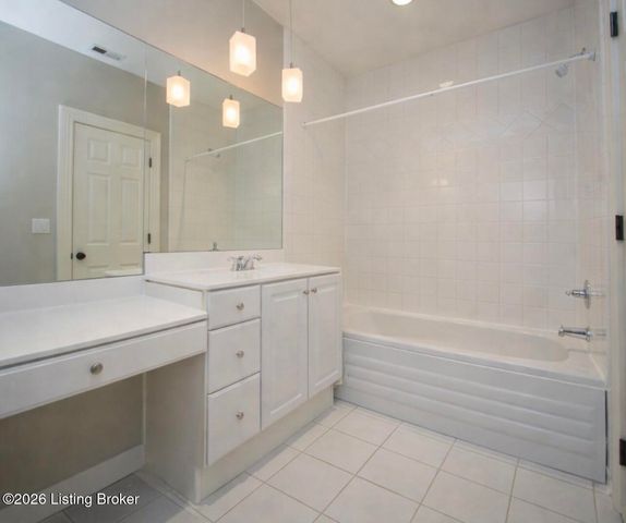 1318 Eastern Pkwy 2, Louisville, KY 40204