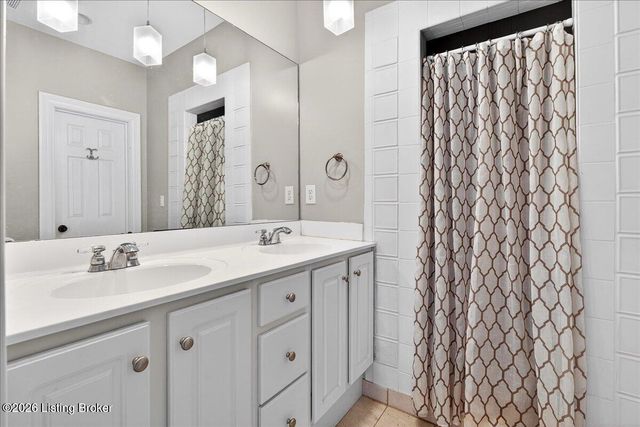 1318 Eastern Pkwy 2, Louisville, KY 40204