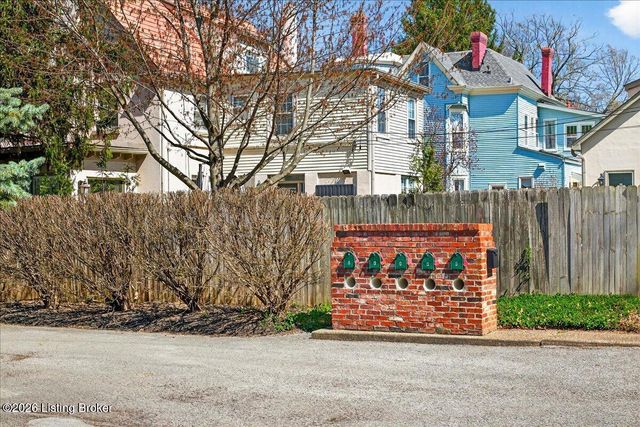 1318 Eastern Pkwy 2, Louisville, KY 40204