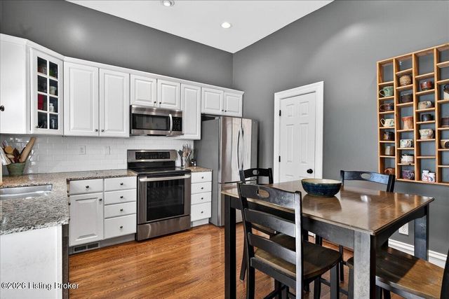 1318 Eastern Pkwy 2, Louisville, KY 40204