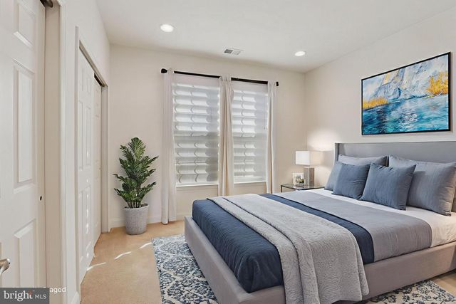 2076 KINGSVIEW RD, Macungie, PA 18062