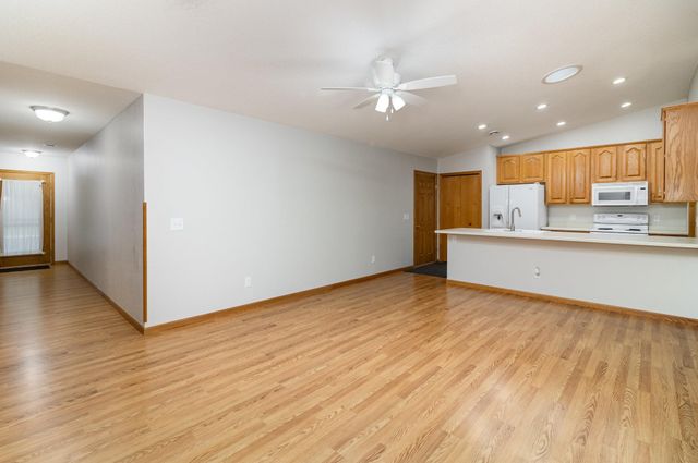 218 6th Street NE, Montgomery, MN 56069