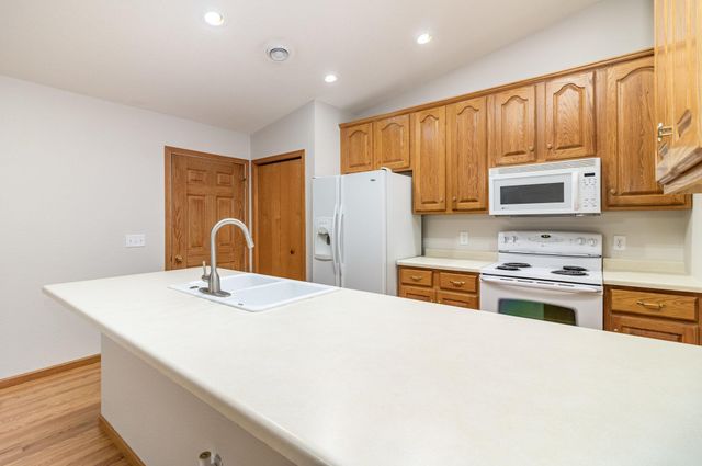 218 6th Street NE, Montgomery, MN 56069