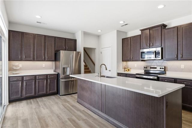1008 Paragon Way Unit B, Suffolk, VA 23435