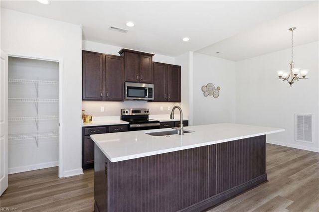 1008 Paragon Way Unit B, Suffolk, VA 23435